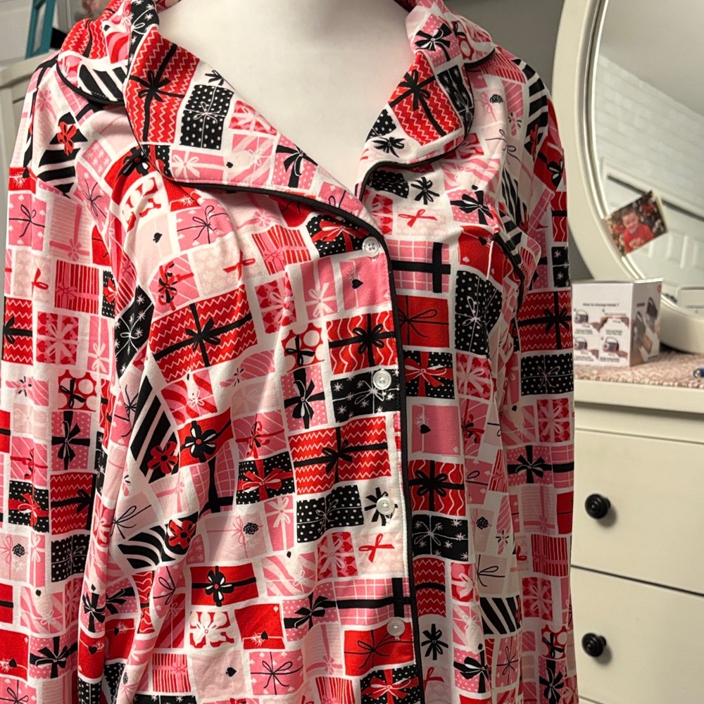 NWT Kate Spade Colorful Geometric Button-Up Shirt and matching pant pjs set